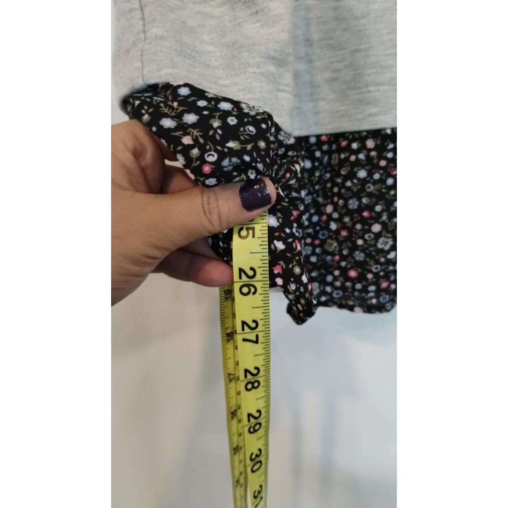 LOFT Gray Top with Black Floral Collar and Hem - Picture 4 of 6